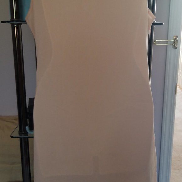 NEW Vicky & Lucas Charlotte Floral Sequin Dress in Beige- one size - Picture 16 of 16